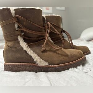 UGG Size 7 Brown Boots, like new, worn once (bought wrong size). So cute